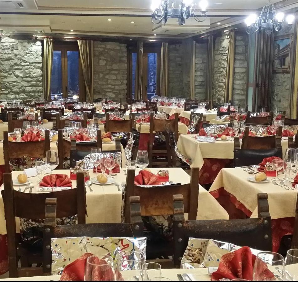 Hotel Mur Хака Екстер'єр фото