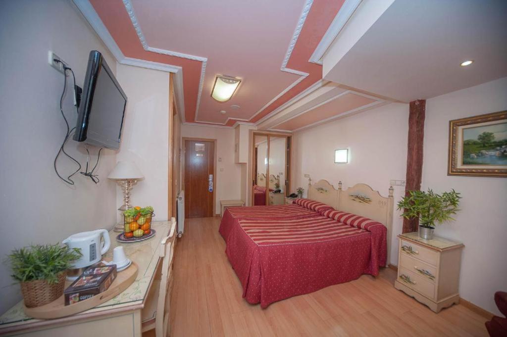 Hotel Mur Хака Екстер'єр фото