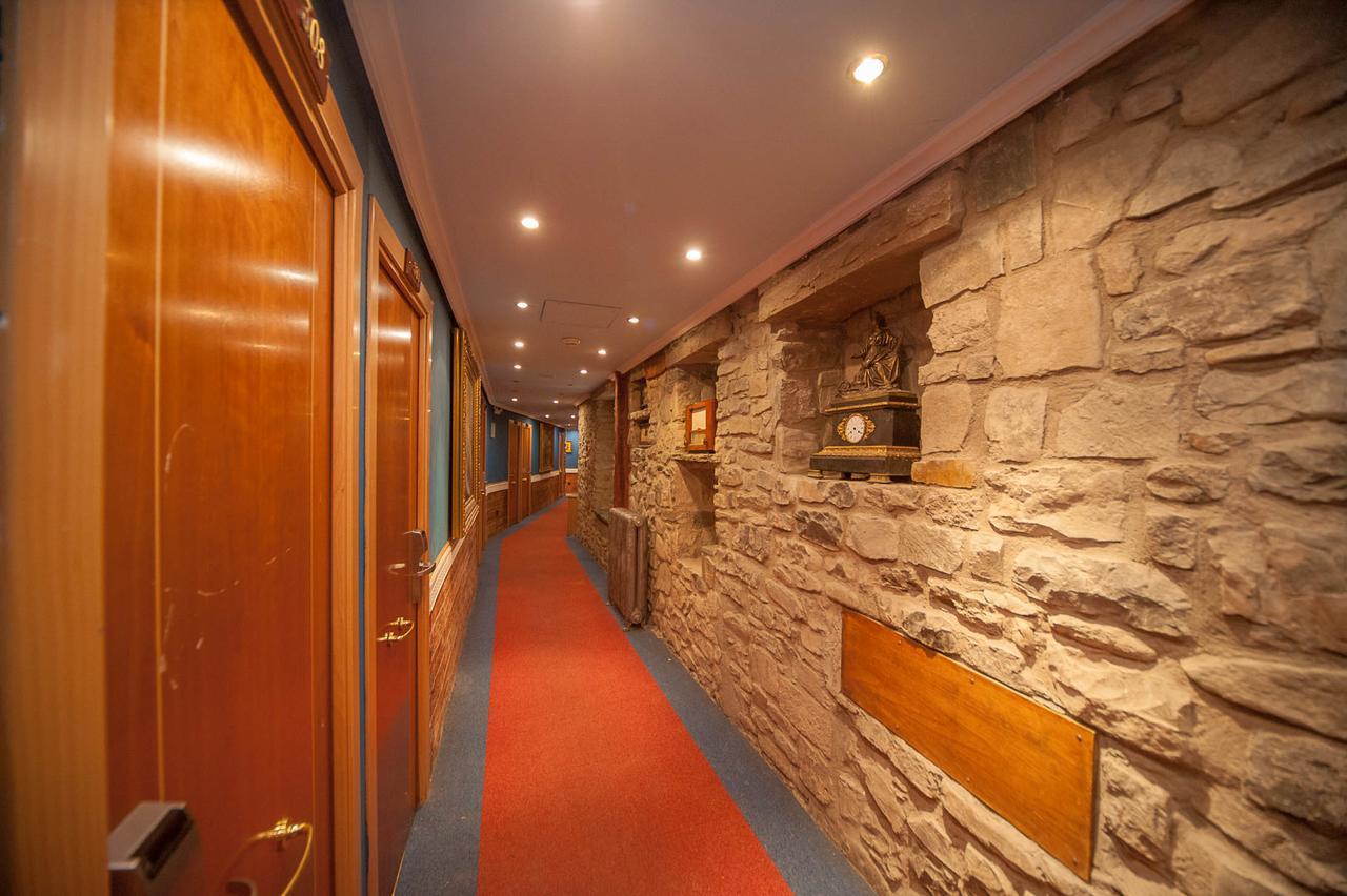Hotel Mur Хака Екстер'єр фото